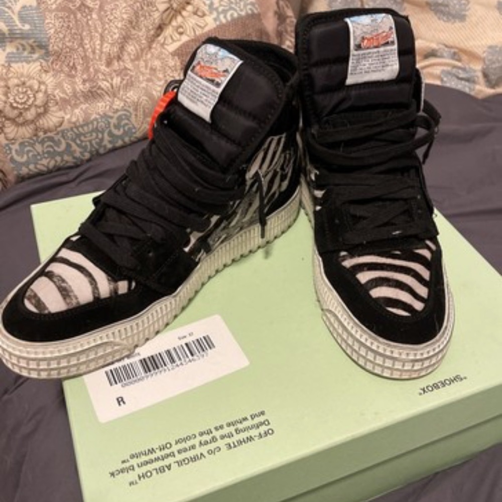 Off white - Picture 6 of 12